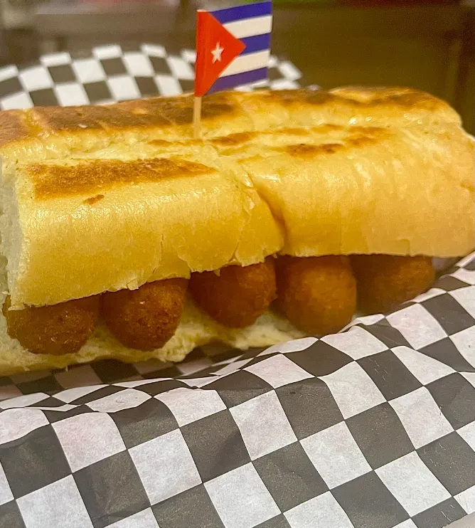 Pan Con Croquetas